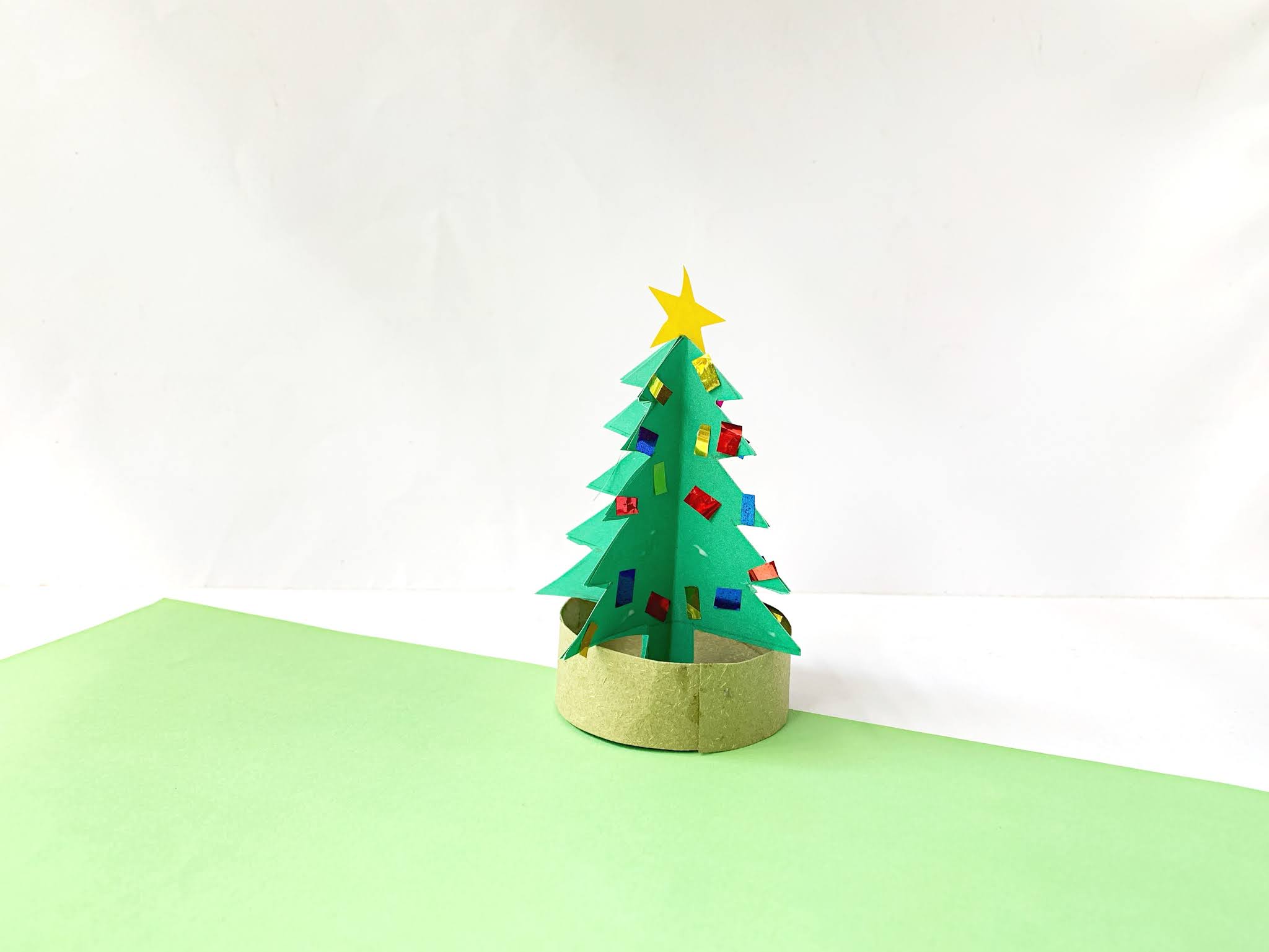 Fun and Easy 3D Paper Christmas Tree Craft for Kids to Make {with FREE