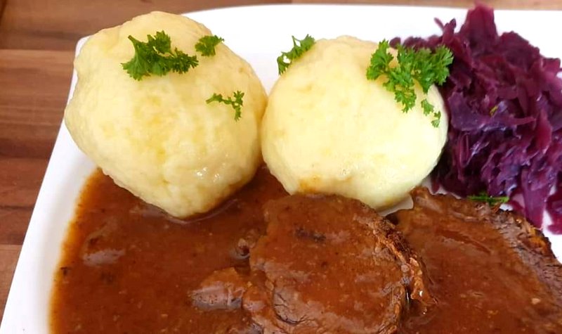 Simi´s Foodblog: Sauerbraten und halbseidene Kartoffelklöße