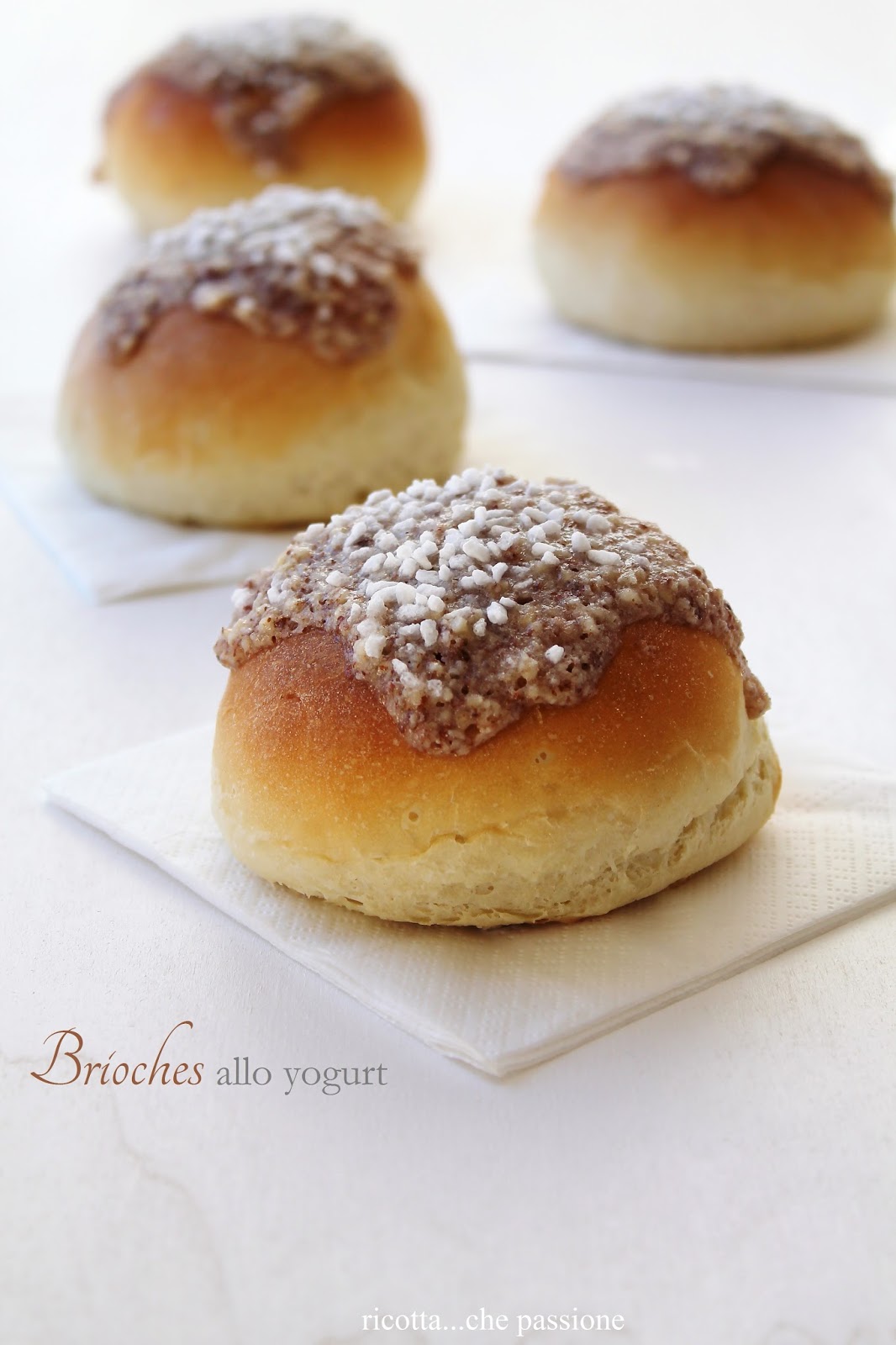 brioches con yogurt alle pere