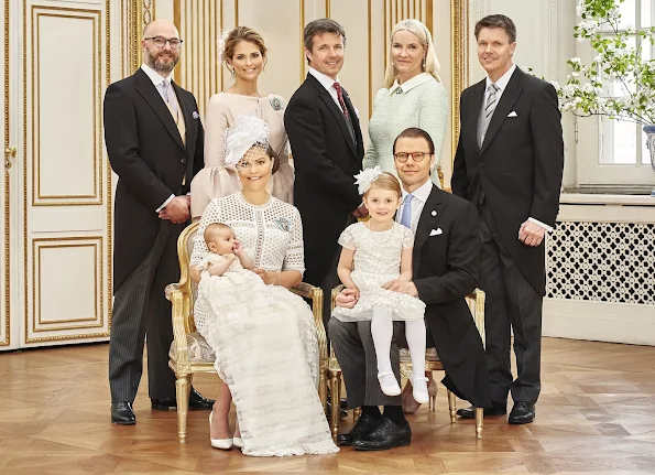 Godparents: Hans Åström, Crown Princess Mette-Marit of Norway, Crown Prince Frederik of Denmark, Princess Madeleine and Oscar Magnuson. Ewa Westling, Olle Westling. King Gustaf, Queen Silvia, Crown Princess Victoria, Prince Daniel, Princess Estelle, Prince Oscar Carl Olof