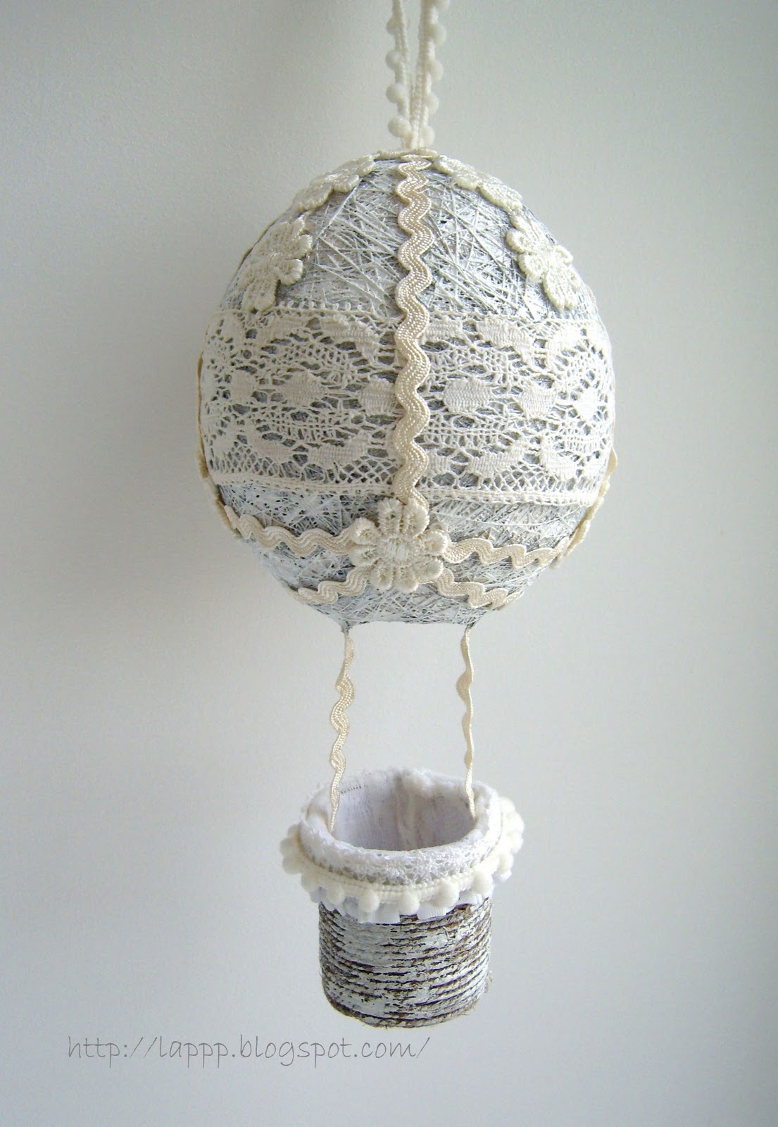 Воздушный шар из пенопласта с корзиной своими руками