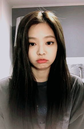 BlackPink Jennie a collection of Gif