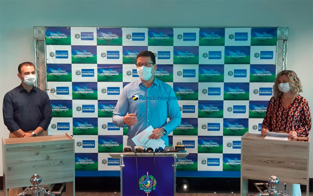 Governo começa a distribuir cartão de alimentação no valor de R$ 75 a alunos da rede estadual de ensino