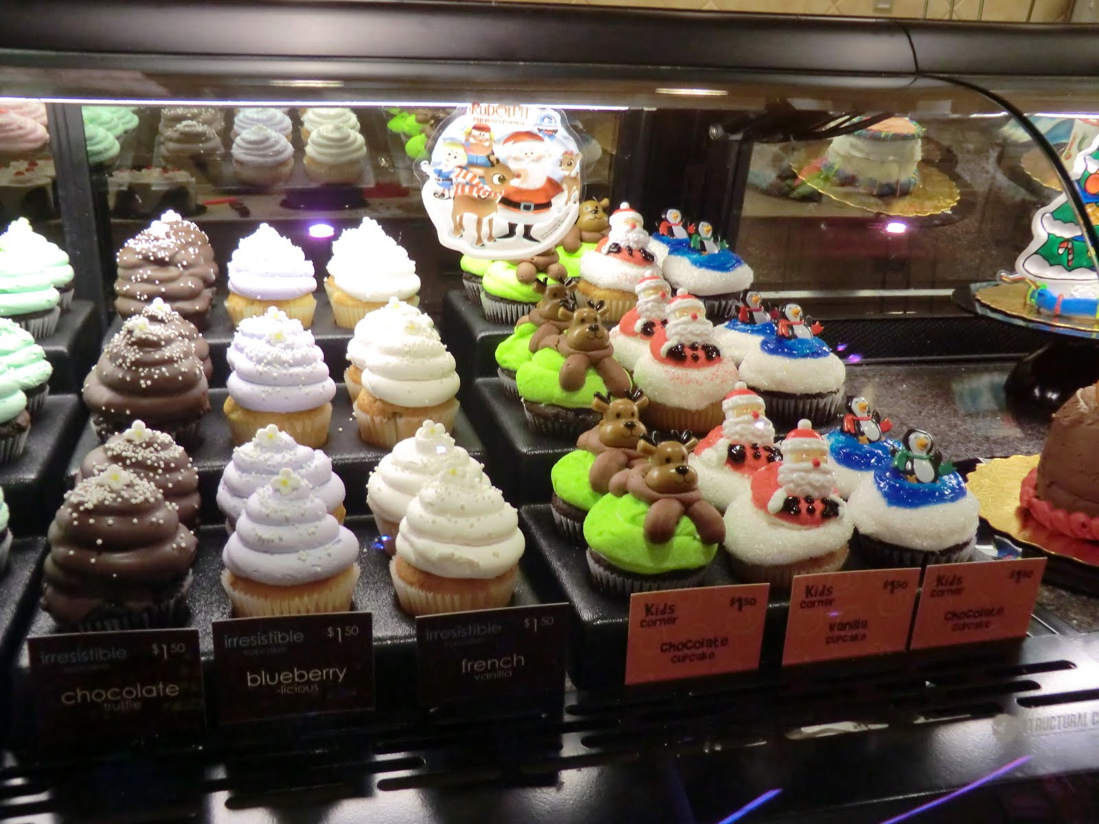 Lake Superior Weddings Cupcakes for your Wedding Cake, the Camellia