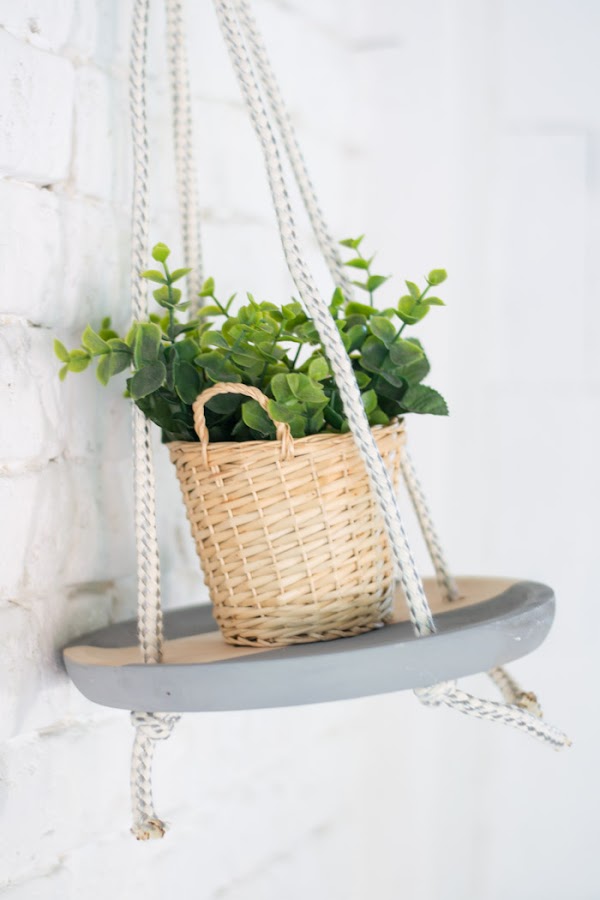 Macetero colgante diy con plato de madera