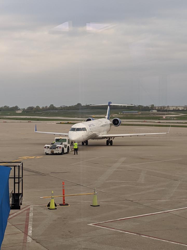 houston to st louis flight united PlaneSpotterWSpin: United Airlines CRJ 550 with 3 passengers departing St. Louis Lambert ...