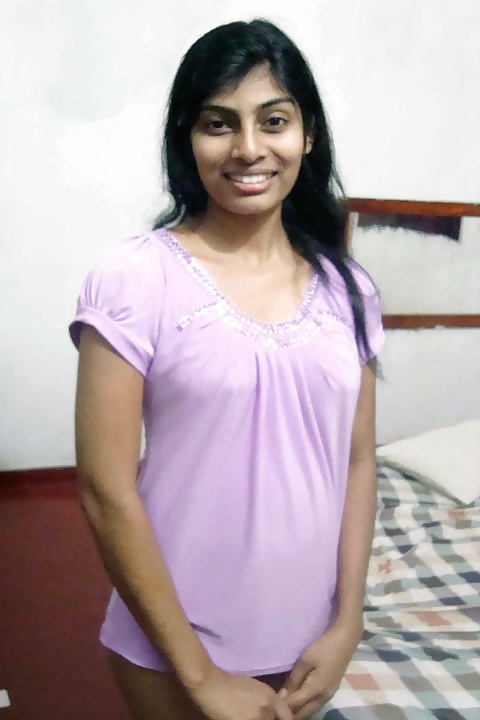 Srilankan Sexy Girls ලංකාවේ අපේ සෙක්සි කෙල්ලෝ මෙයාගේ ඔක්කොම