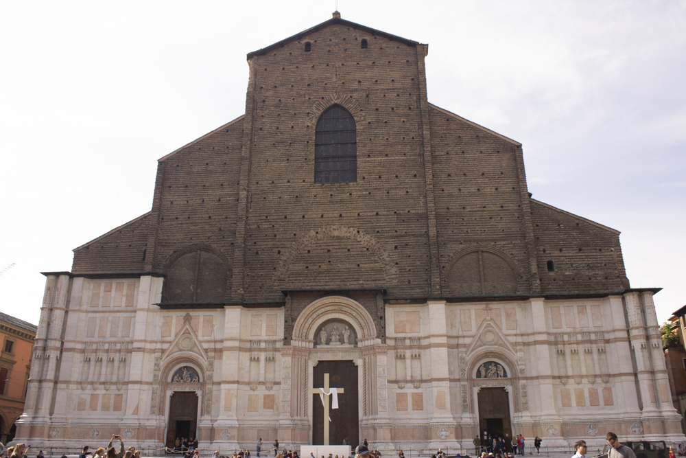 Travels in the 2nd half Visiting Bologna's churches on Easter Sunday