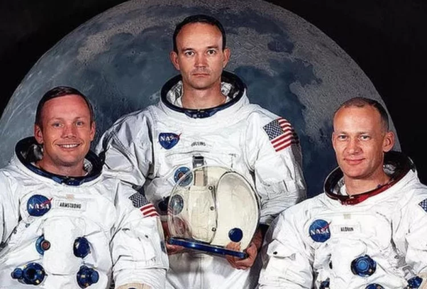 How did the Apollo 11 land on the moon? How long was Apollo 11 on the moon? Who landed on the moon first? What time did they land on the moon in 1969? Is the flag still on the moon? Why did we stop going to the moon? What is left on the moon? How many miles is it to the moon? How many countries have landed humans on the moon? Who owns the moon? How many flags are on the moon? How many astronauts have walked on the moon? How much does it cost to go to the moon? Who was the last person on the moon? What countries have walked on the moon? How many trips to the moon are there? What time of day was the first moonwalk? Where do astronauts land when they return to Earth? Has anyone died in space? Has anyone visited Mars? What was the longest time spent on the moon?