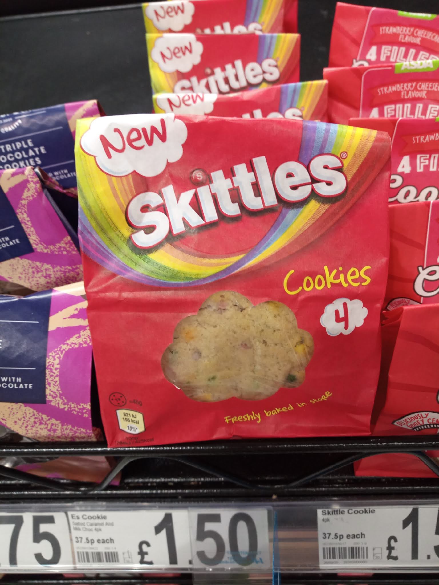 Supersupergirl's Food Reviews [Review] Filled cookies at ASDA