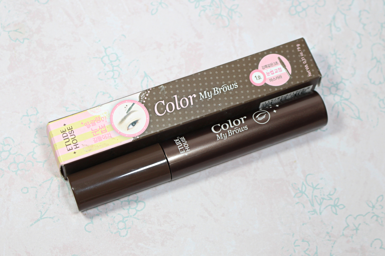a close-up of Color My Brows eyebrow gel by Erude House