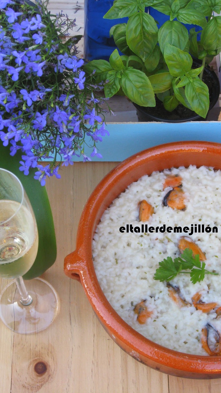 ARROZ AL CAVA CON MEJILLONES (ARROZ DE MARINELA)