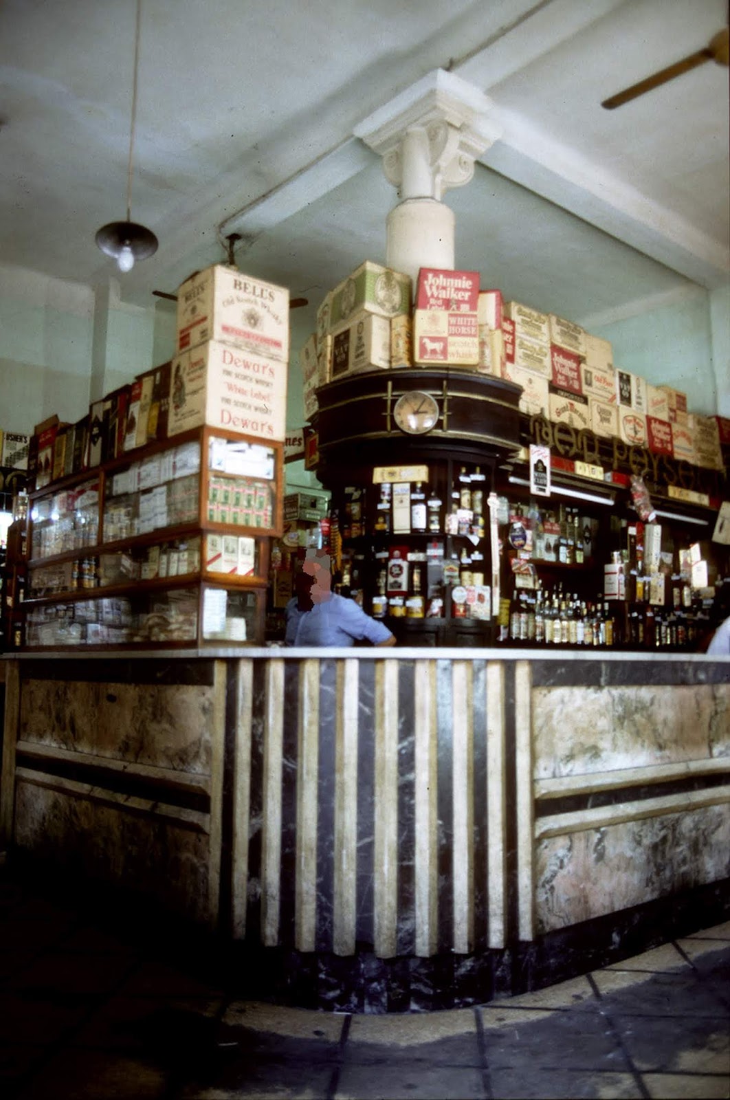 NIGHTWALKER BARES RESTAURANTES RETRO MONTEVIDEO URUGUAY PASADO CASI