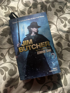 “Zimne dni” Jim Butcher, fot. paratexterka ©