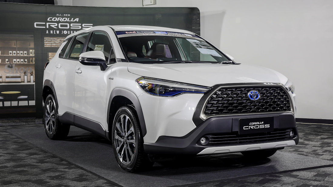 The 2021 Toyota Corolla Cross is One Sloppy Piece of ...