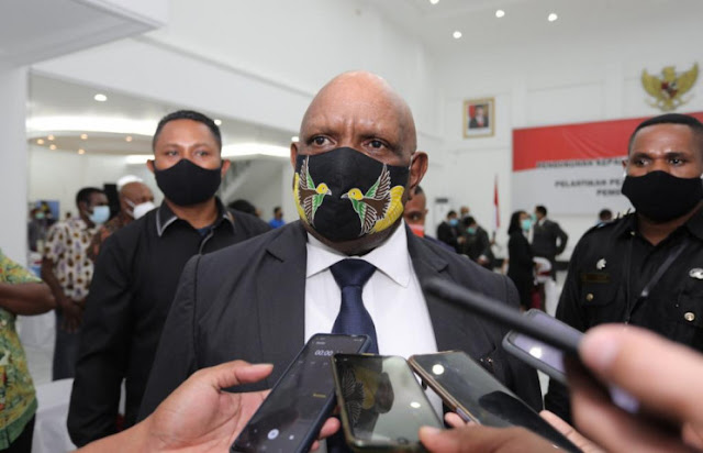 Klemen Tinal Tak Tahu Soal Keppres Penunjukkan Dance Yulian Flassy Sebagai Sekda Papua.lelemuku.com.jpg