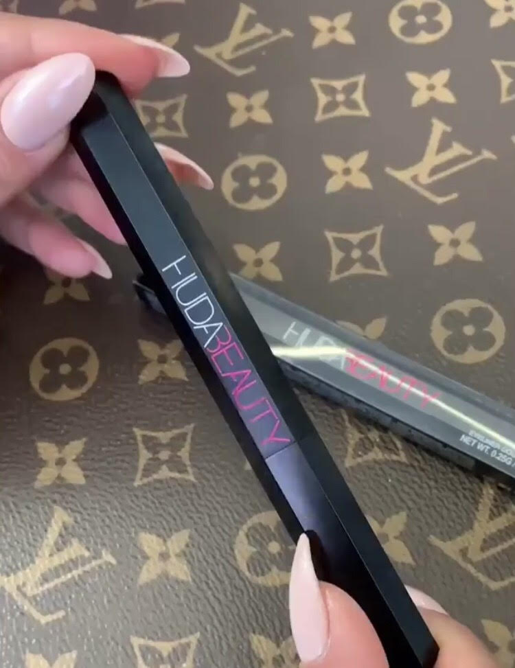 NEW HUDA BEAUTY LIFE LINER IN VERY VENTA & OMG MAKEUP REMOVER BALM