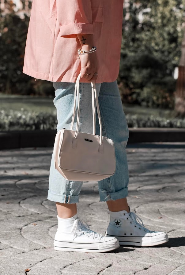 Outfit con maxi blazer rosa