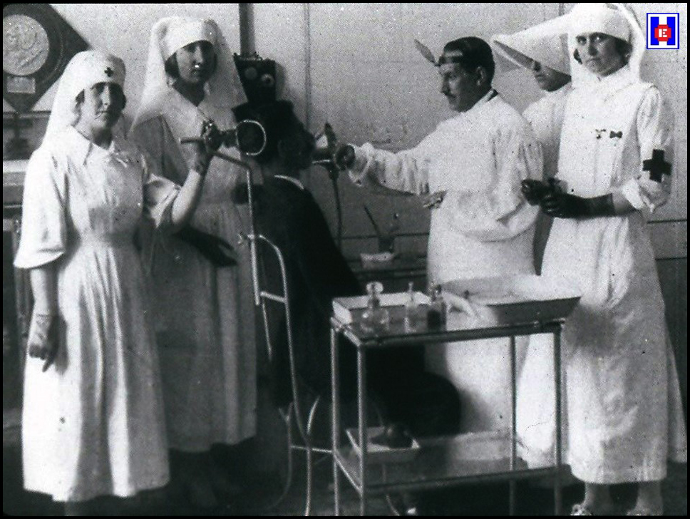 Enfermera en apuros on X: ¿Sabías que durante la guerra muchas mujeres  ejercieron por primera vez la enfermería? Gracias a su duro trabajo, muchos  soldados heridos fueron atendidos y pudieron seguir con
