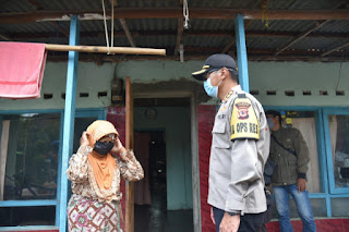 Polresta Cirebon Salurkan Paket Sembako Ke 6 Desa Polresta Cirebon Salurkan Paket Sembako Ke 6 Desa