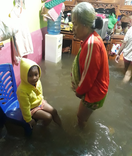 Hujan Deras, Warga di Kelurahan Pasar 3 dan Kelurahan Muara Enim Mengalami Kebanjiran