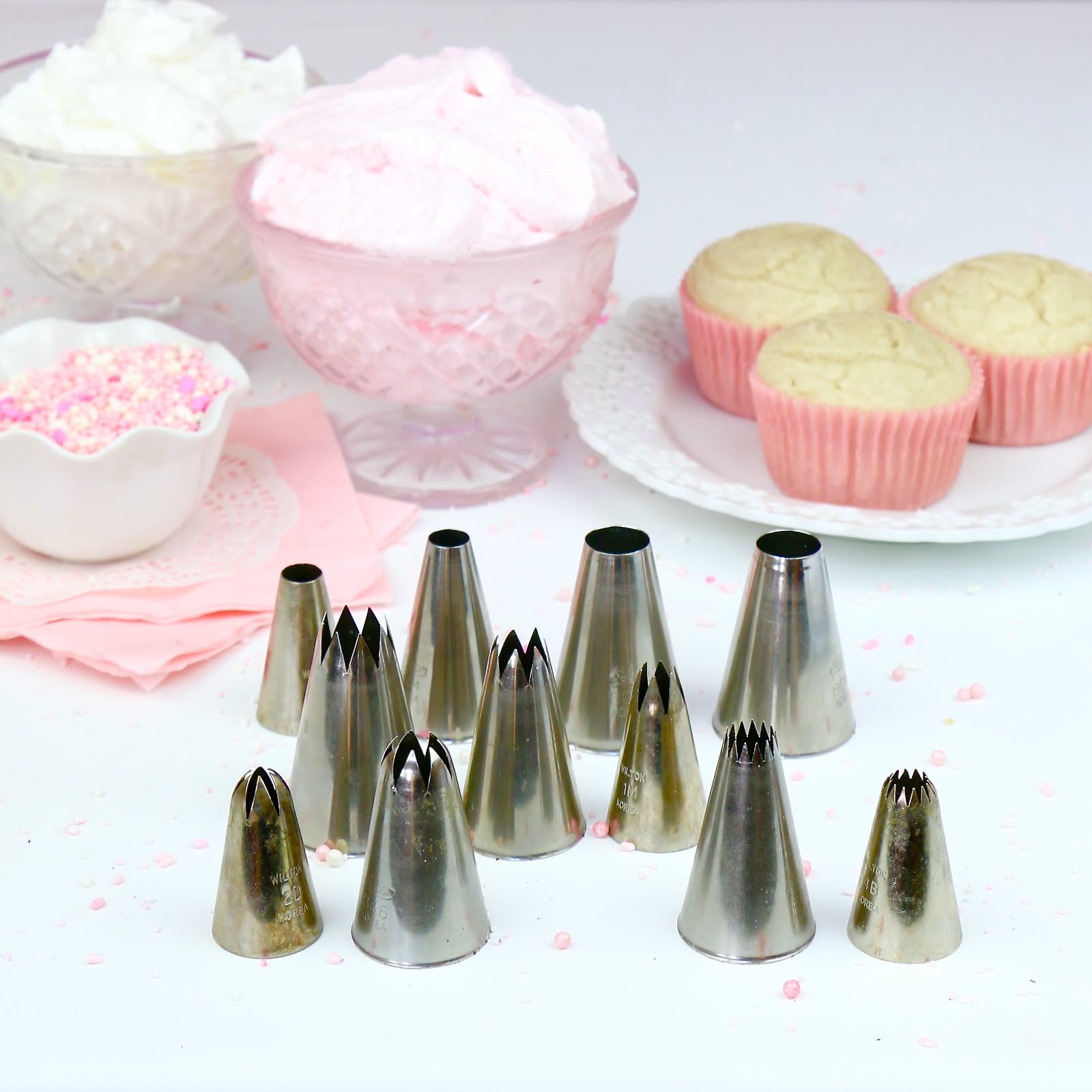 {VIDEO} How To Frost A Cupcake My Favorite bakerystyle cupcake