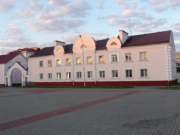 Лунинец. Площадь Ленина, 3. Жилой дом Лунинец. Площадь Ленина, 3. Жилой дом