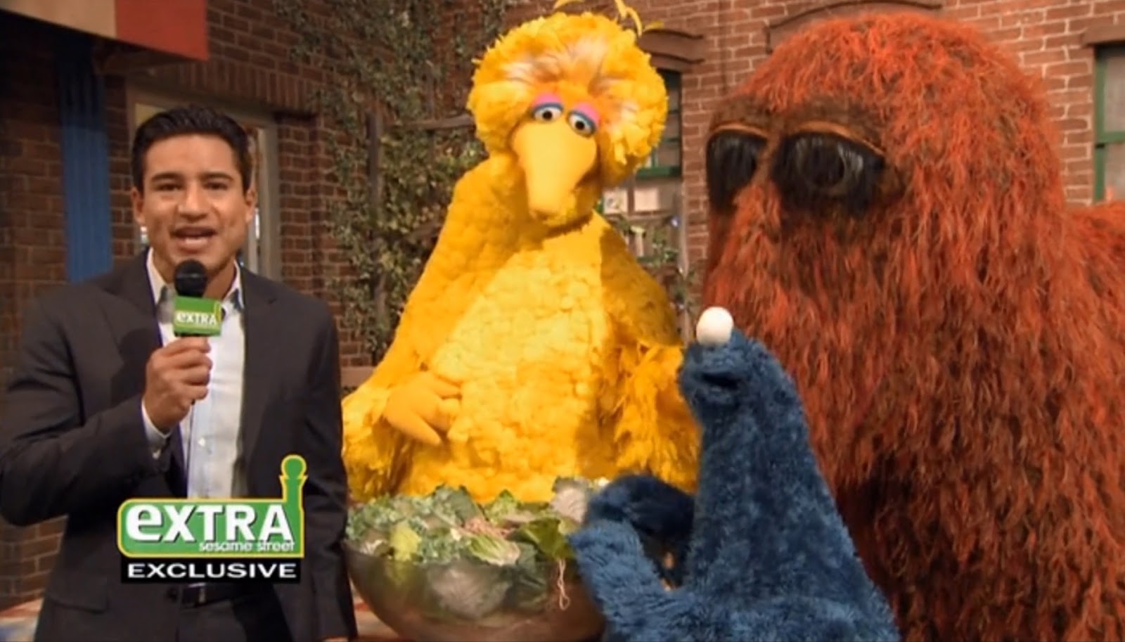 Elmo and Cookie Monster Supersized Fun