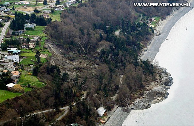 Óriási földcsuszamlás Washington államban (Whidbey Island) /2013.márc.27./