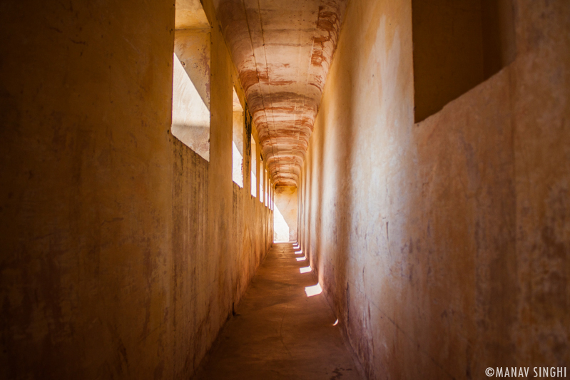 There are Many Covered &Uncovered long passages or tunnels in the Fort which are very Interesting.