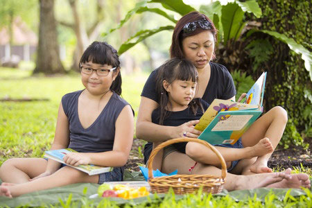 Tak ada Waktu Buat Si Kecil? Anda Bisa Coba 5 Kegiatan Seru Ini Untuk Meningkatkan Kedekatan dengan Anak Tak ada Waktu Buat Si Kecil? Anda Bisa Coba 5 Kegiatan Seru Ini Untuk Meningkatkan Kedekatan dengan Anak