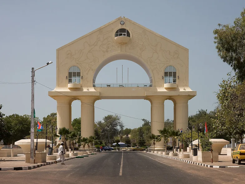 Monumen Arch 22 yang dibangun untuk memperingati kudeta tahun 1994.