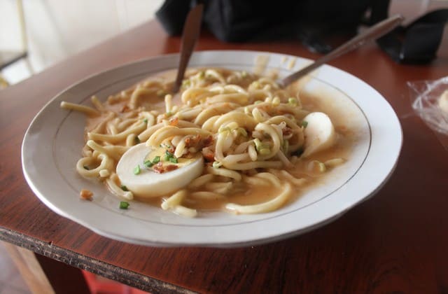 Pencinta mie juga disambut di kota Palembang, ada Mie Celor legendaris yang wajib dikunjungi Pencinta mie juga disambut di kota Palembang, ada Mie Celor legendaris yang wajib dikunjungi