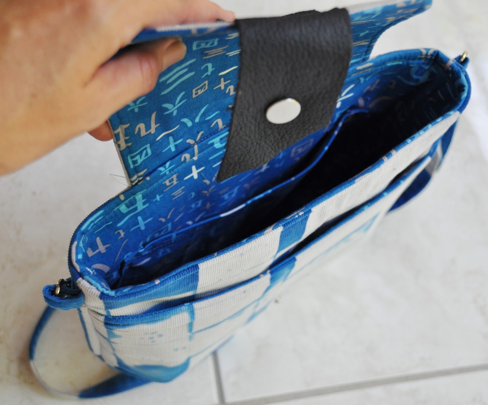 Bloom's Endless Summer Noodlehead Gatherer Crossbody Bag