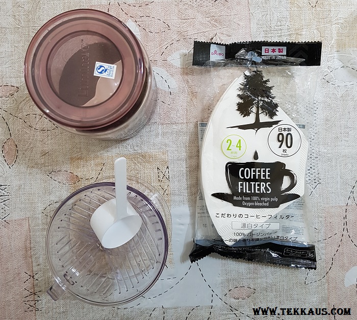Pour Over Coffee With Daiso Coffee Dripper and Filter Paper Tekkaus
