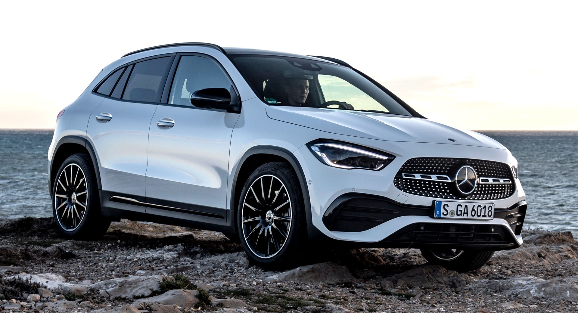 2021 Mercedes-Benz GLA 250 SUV Review, Specs, Price - Carshighlight.com