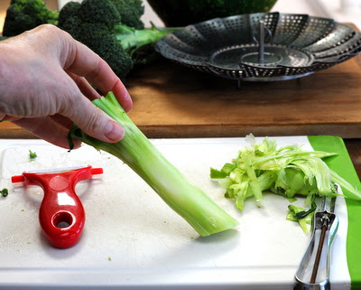 How to steam broccoli, step-by-step photos and three important tricks
