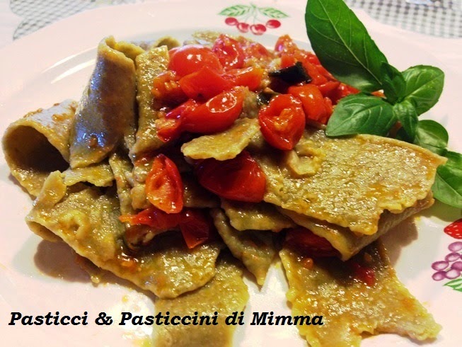 maltagliati di grano saraceno e borragine con pomodorini di pachino e basilico