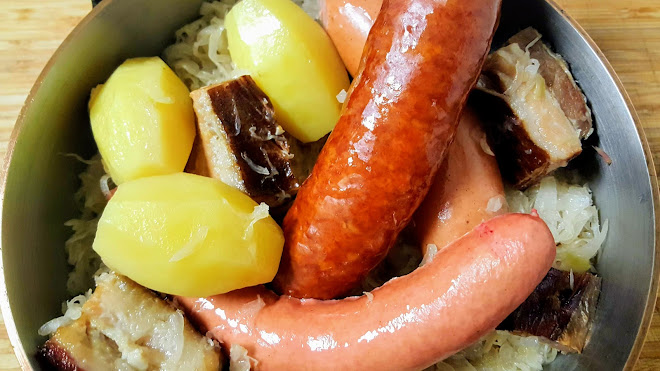 choucroute garnie alsacienne