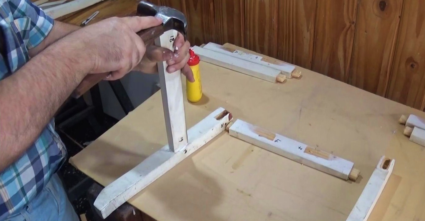 COMO REPARAR UNA SILLA DE MADERA - trucosymanualidades.com