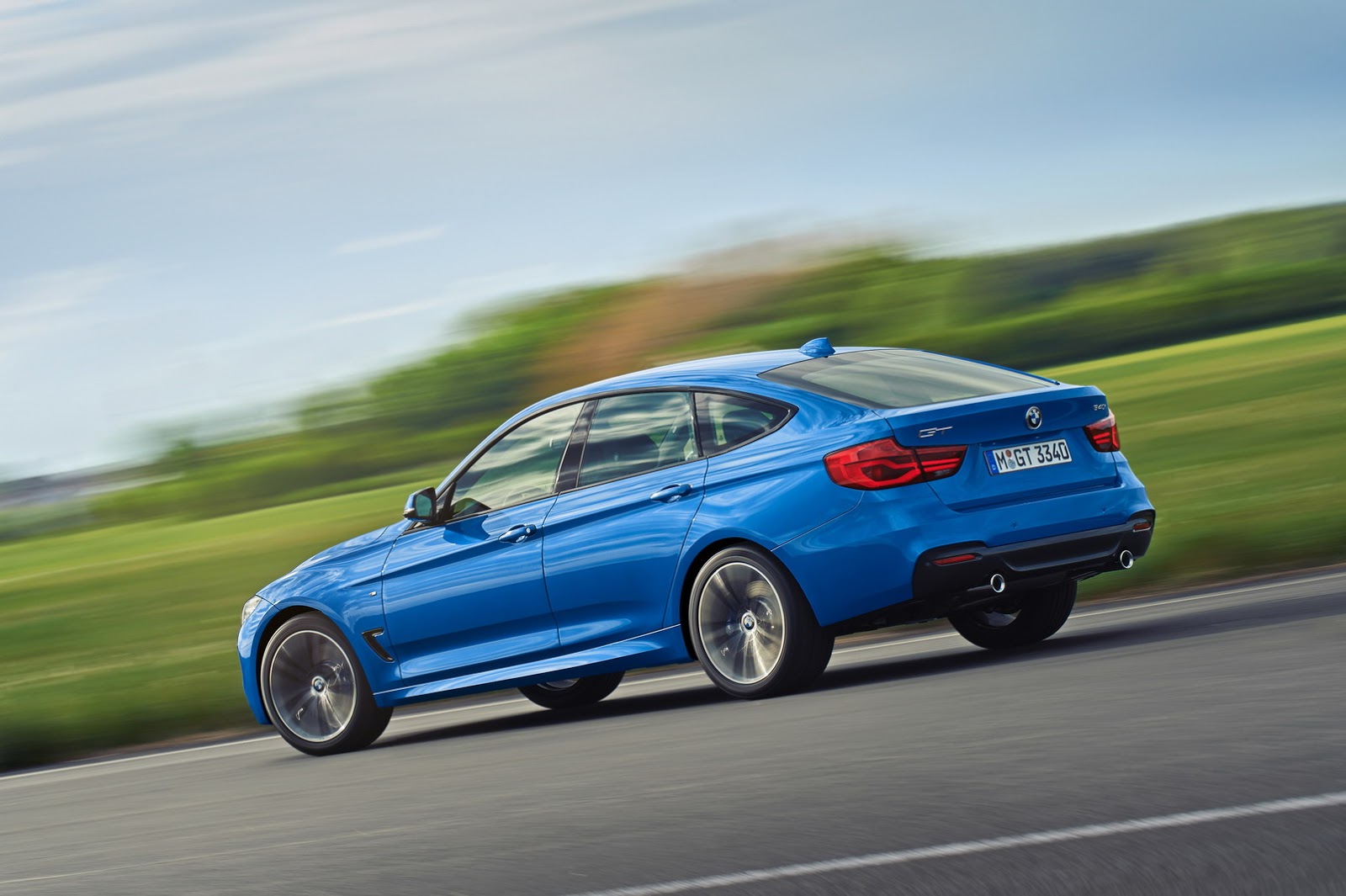 2017-BMW-3-Series-GT-49.jpg