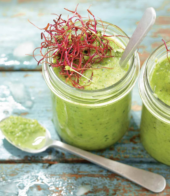 Apple and spinach smoothie