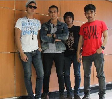 Lirik Lagu Lyla - Jangan Datang Lagi