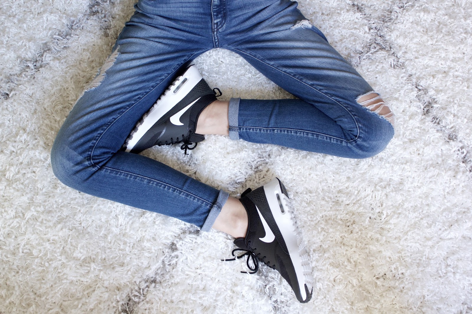 NIKE AIR MAX THEA Black/Summit White 599409-020 NIKE AIR MAX THEA Black/Summit White 599409-020