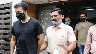 Raj Kundra Bail: अश्लील फिल्म मामले में अभिनेत्री शिल्पा शेट्टी के पति राज कुंद्रा को राहत, कोर्ट से मिली जमानत Raj Kundra Bail: अश्लील फिल्म मामले में अभिनेत्री शिल्पा शेट्टी के पति राज कुंद्रा को राहत, कोर्ट से मिली जमानत