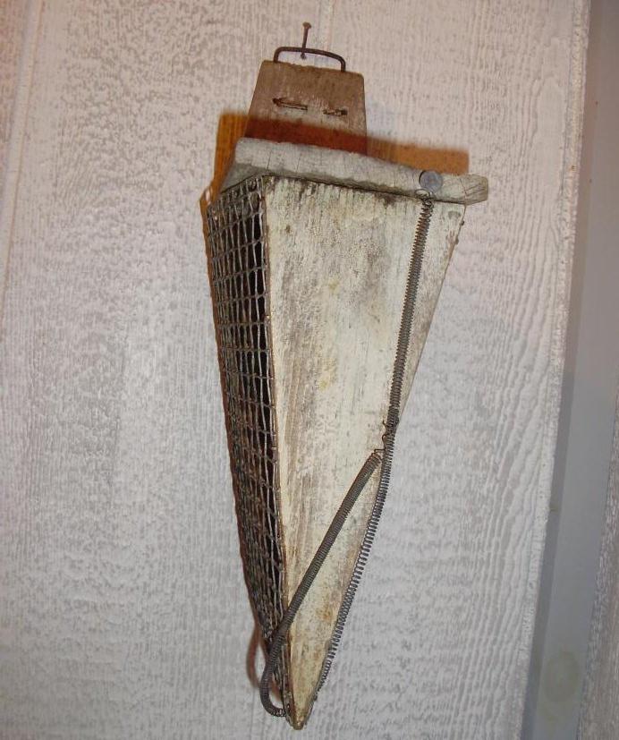 Log Cabin Antiques & Gifts Interesting suet holders makedos