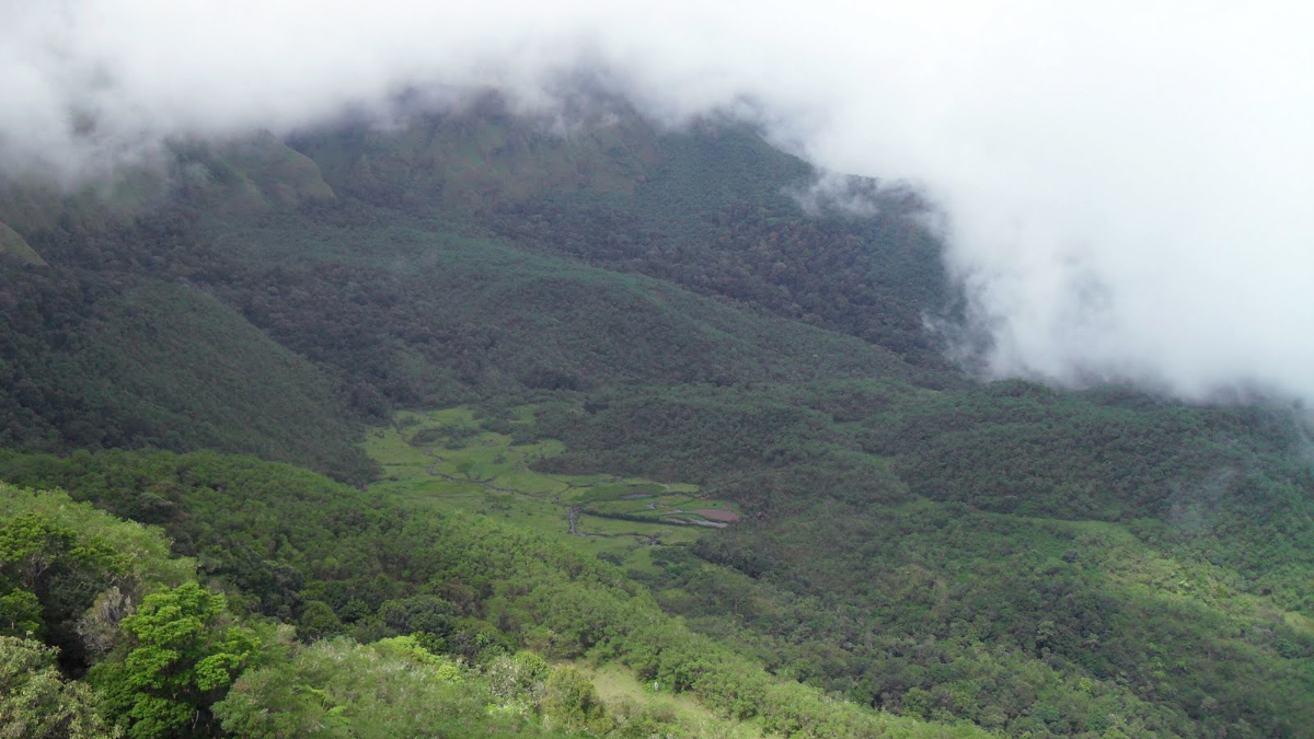 Lokasi Hunting Foto Landscape di Gowa lembah Ramma Lokasi Hunting Foto Landscape di Gowa rumah tata mando di lembah ramma