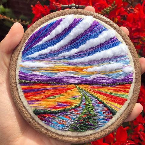 Ảnh thêu cánh đồng rực đỏ