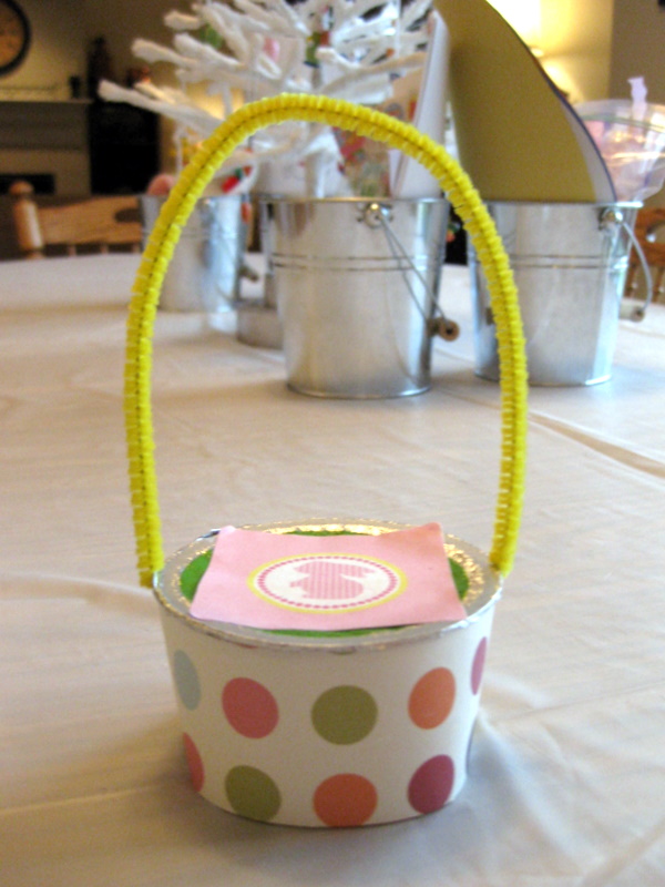 Cookie Cutter Chic Applesauce Easter "Baskets"