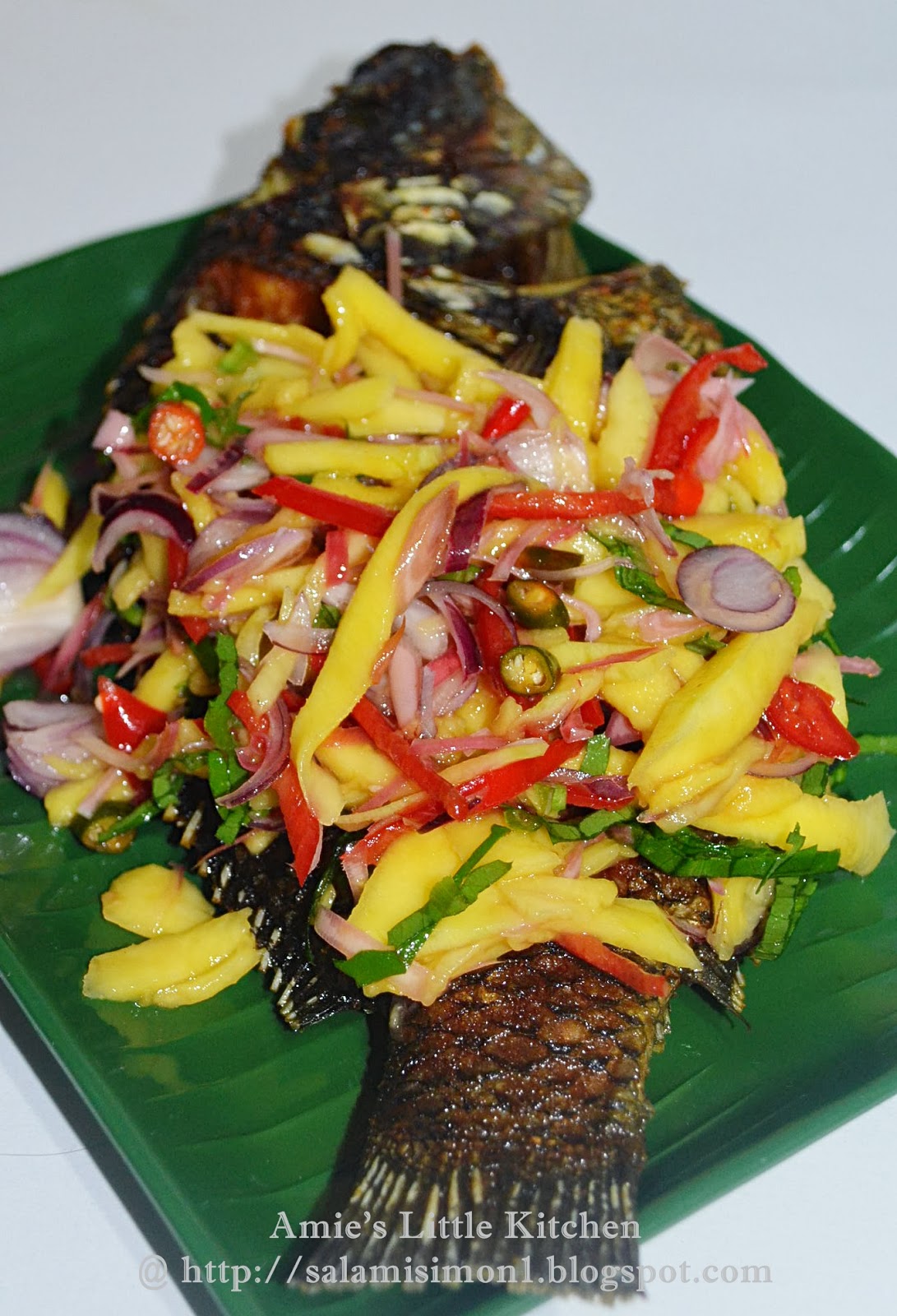 Ikan Talapia Goreng & Kerabu Mangga Amie's Little Kitchen